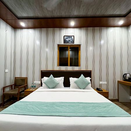 רמנגר The White Oak Corbett Spa & Resort מראה חיצוני תמונה