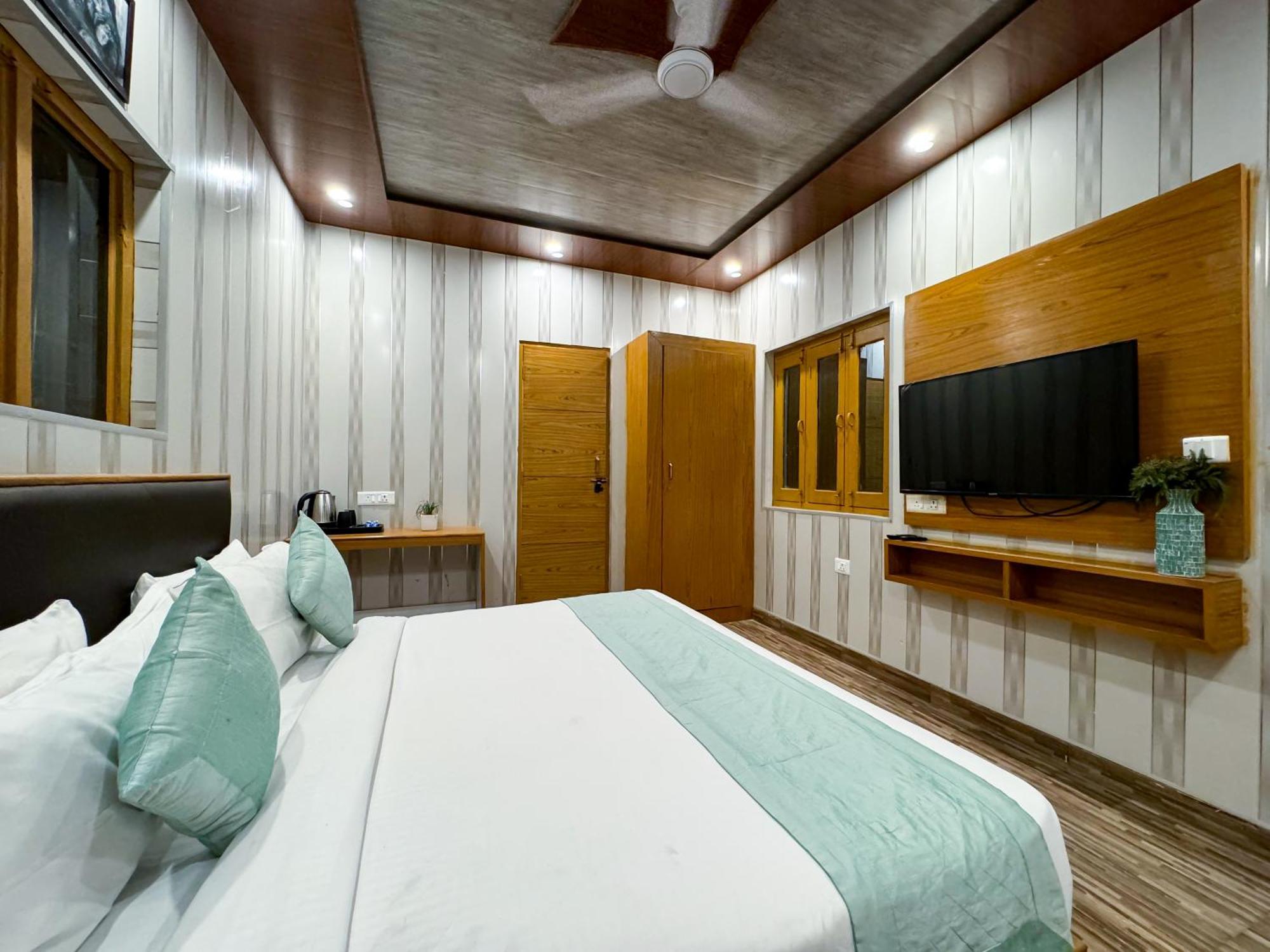 רמנגר The White Oak Corbett Spa & Resort מראה חיצוני תמונה