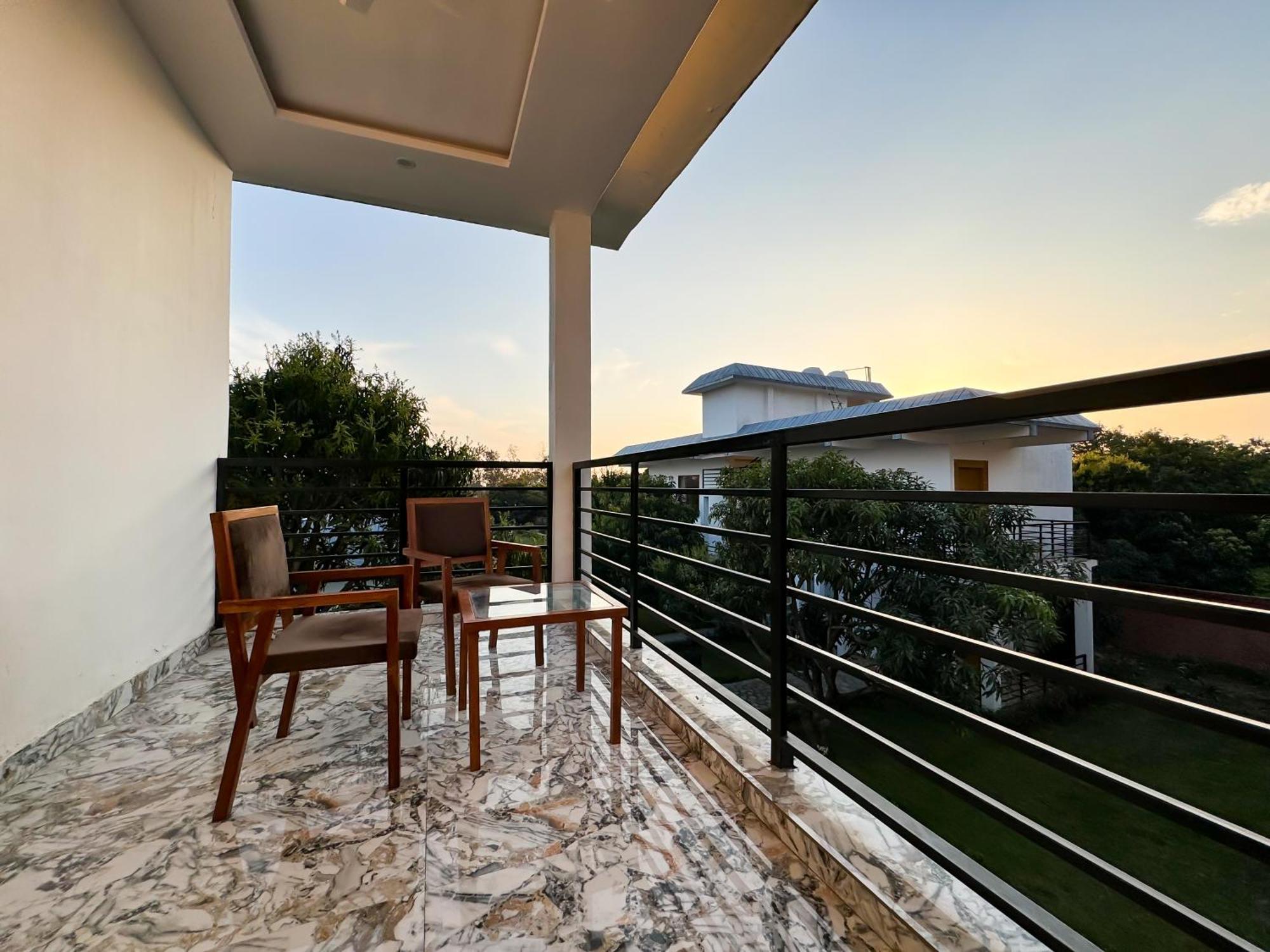 רמנגר The White Oak Corbett Spa & Resort מראה חיצוני תמונה