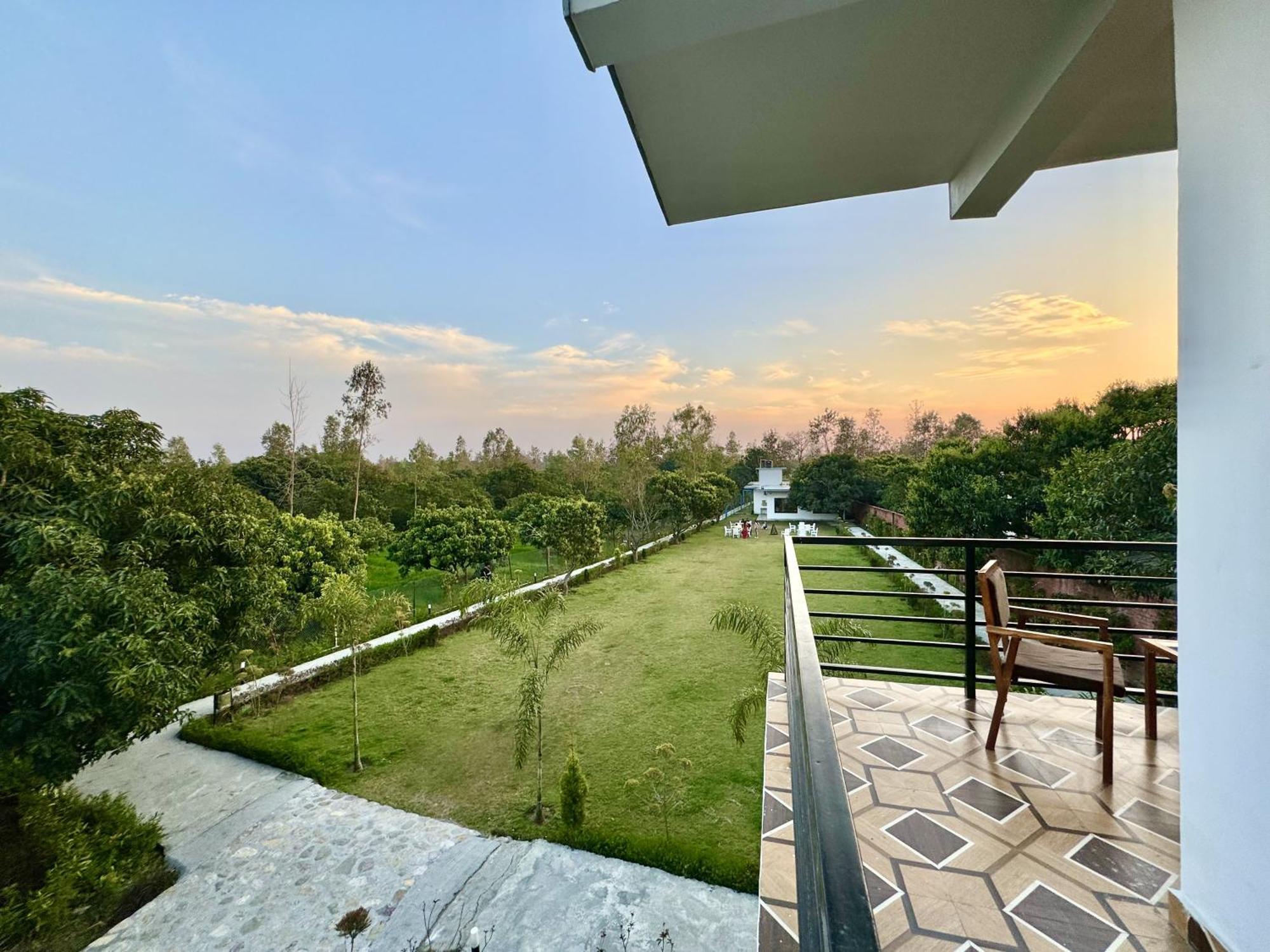 רמנגר The White Oak Corbett Spa & Resort מראה חיצוני תמונה
