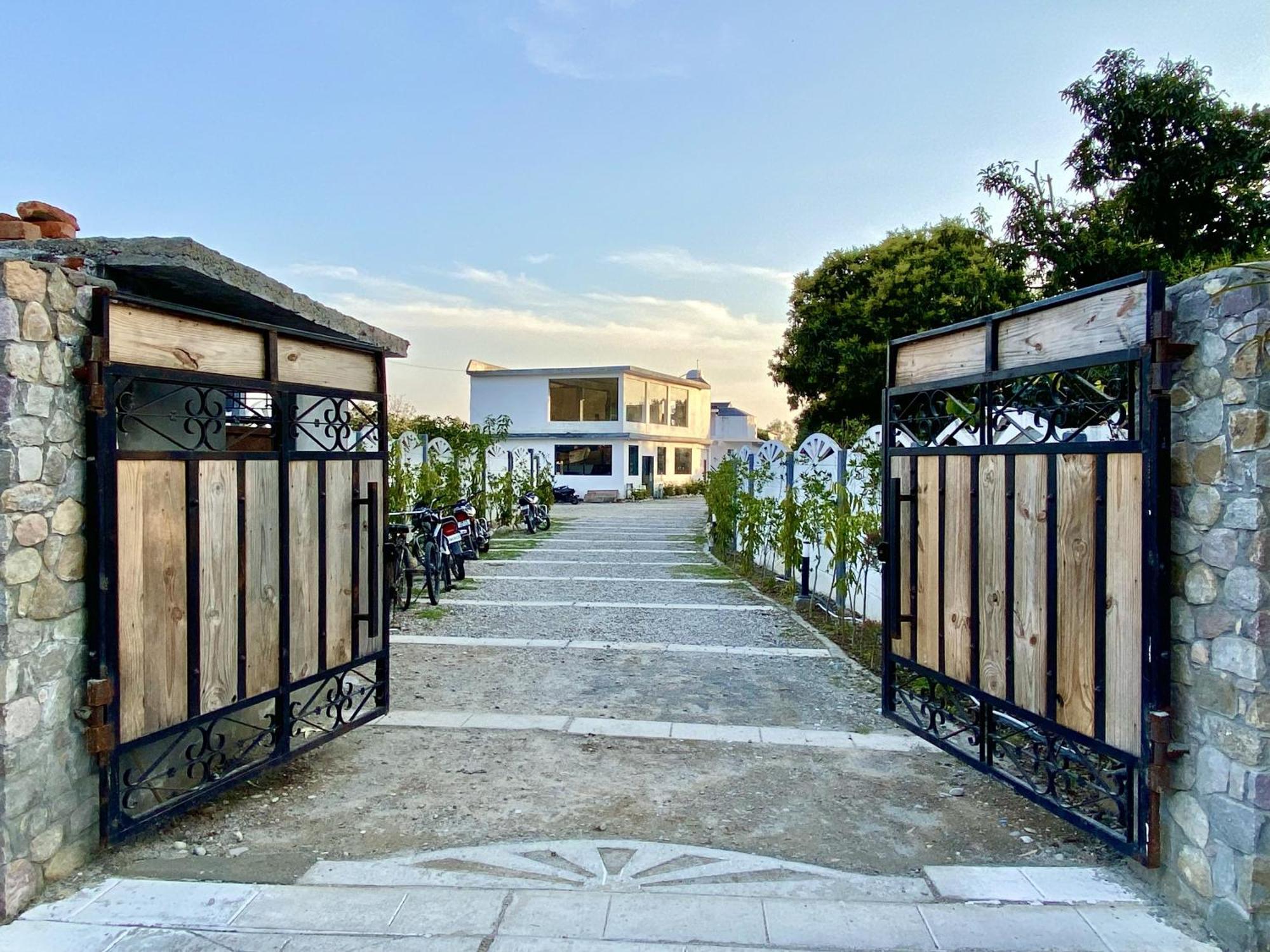 רמנגר The White Oak Corbett Spa & Resort מראה חיצוני תמונה