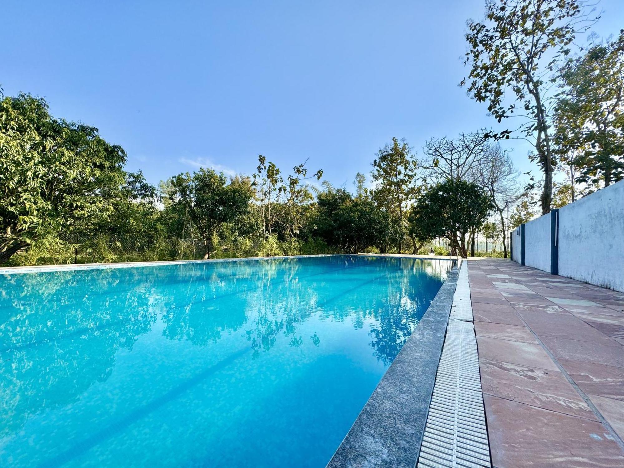רמנגר The White Oak Corbett Spa & Resort מראה חיצוני תמונה