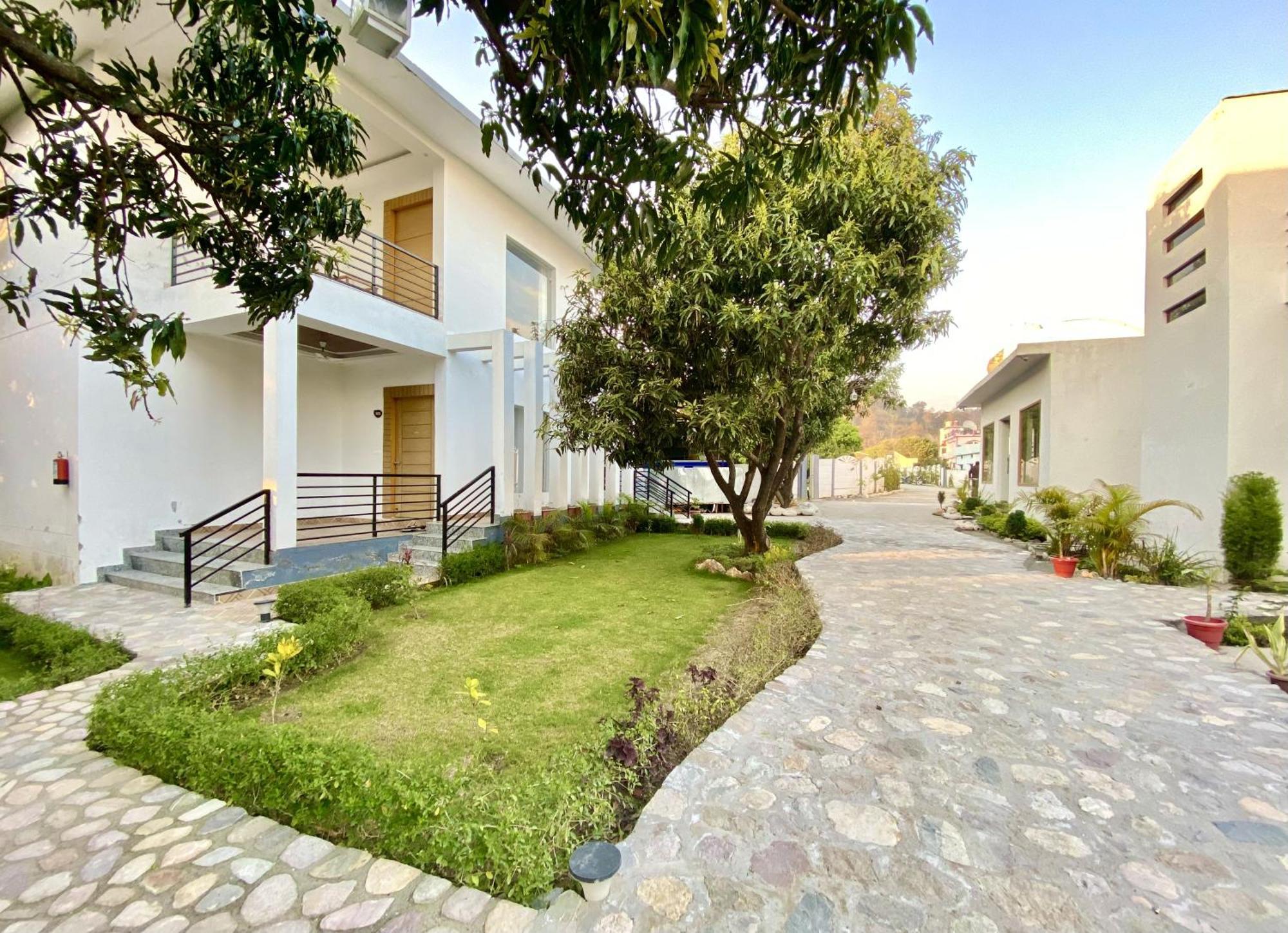 רמנגר The White Oak Corbett Spa & Resort מראה חיצוני תמונה