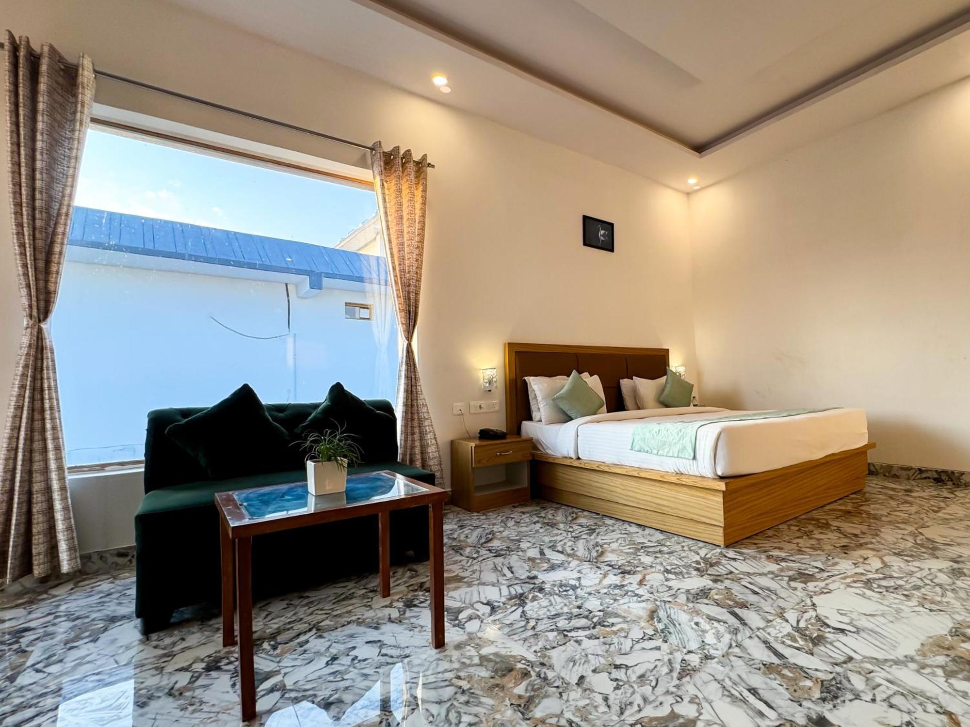 רמנגר The White Oak Corbett Spa & Resort מראה חיצוני תמונה