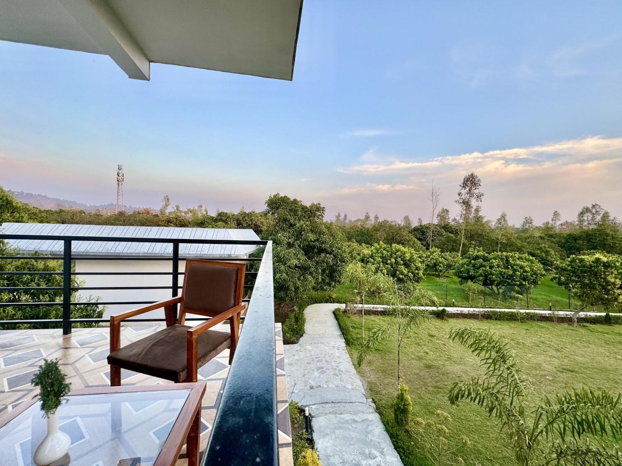 רמנגר The White Oak Corbett Spa & Resort מראה חיצוני תמונה